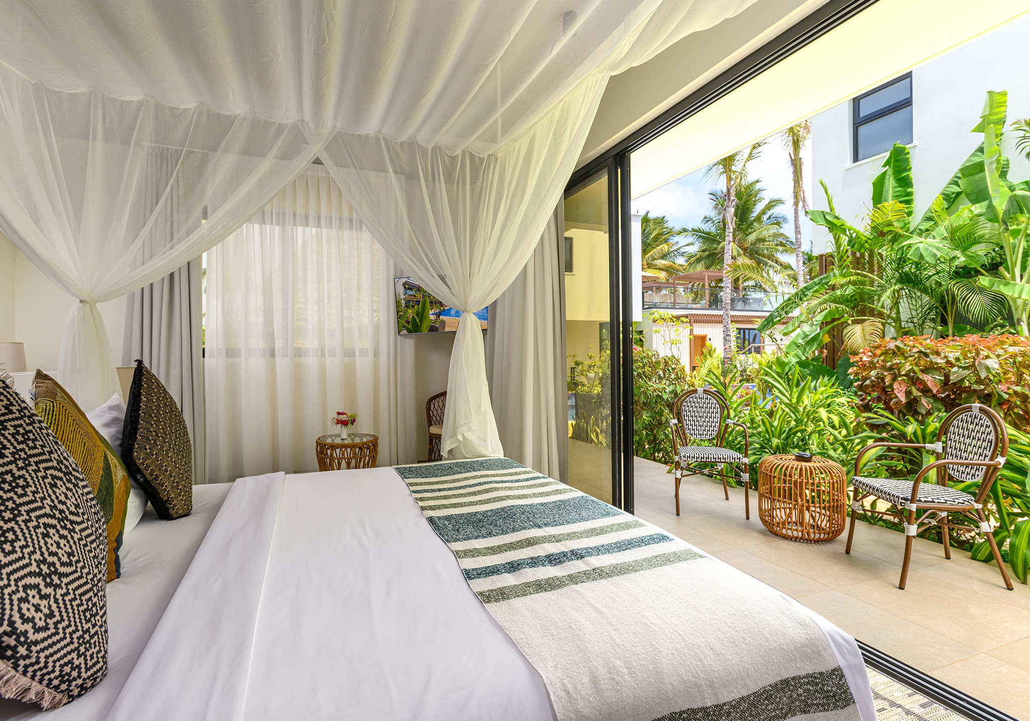 5 Days Romantic Wedding Anniversary Getaways