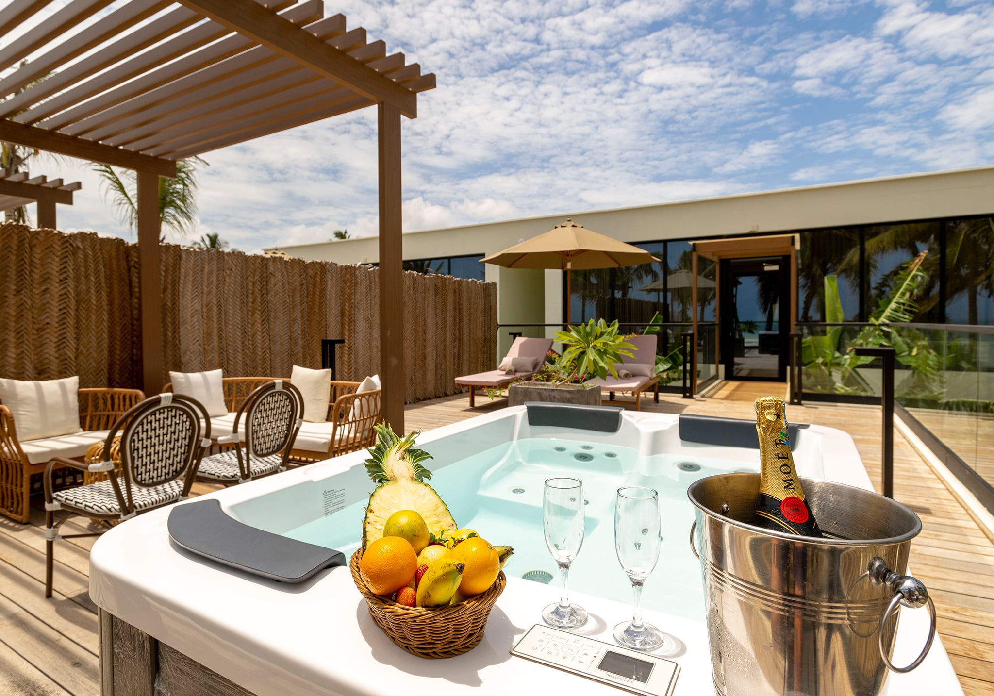 5 Days Romantic Wedding Anniversary Getaways