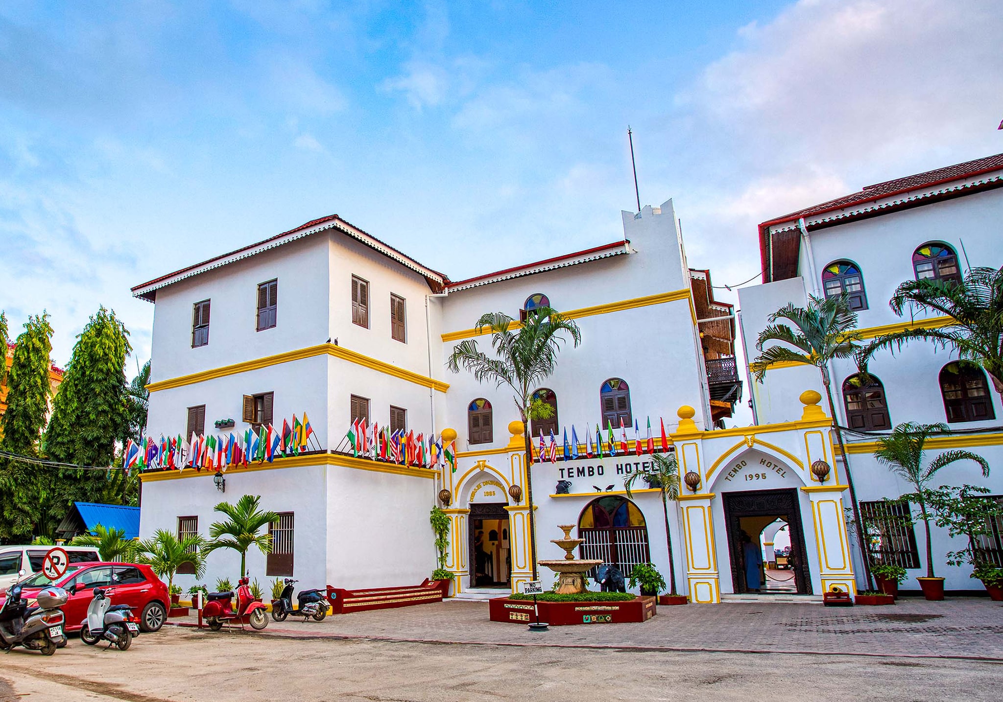 8 Days Combining Historic Stone Town and the White-Sandy Beaches of Nungwi