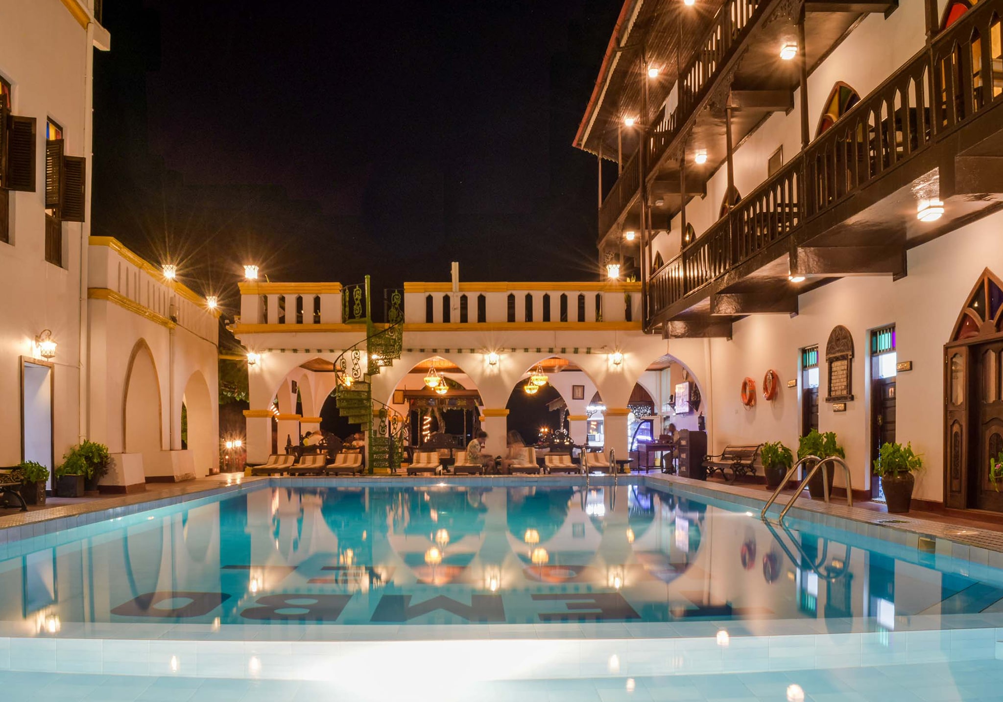 8 Days Combining Historic Stone Town and the White-Sandy Beaches of Nungwi